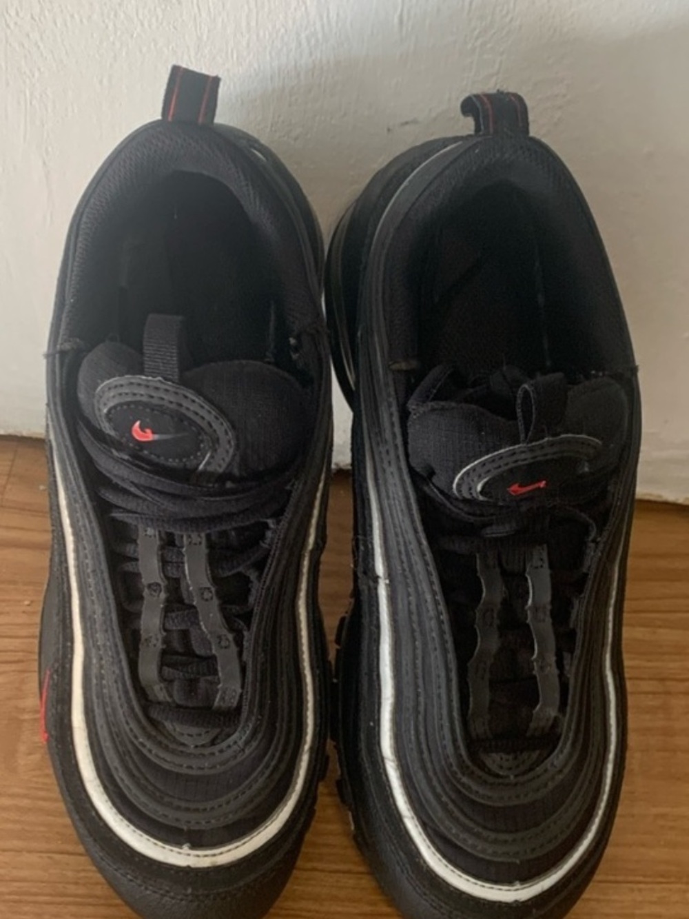 Nike kids  Black & White Low-Top Sneakers with Red Accents - Picture 2 of 5